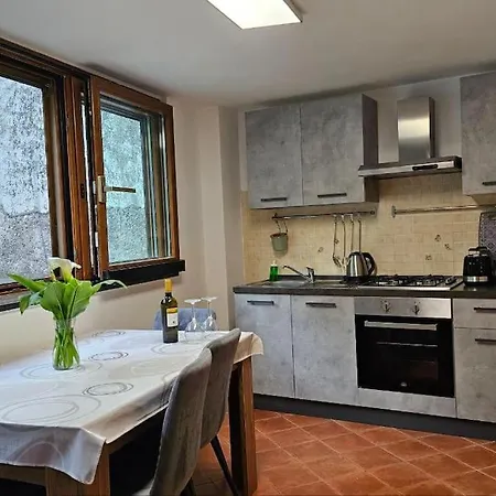 아파트 Danka House: *