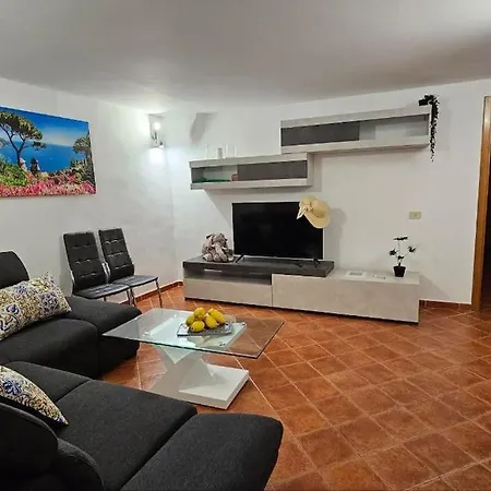 아파트 Danka House: